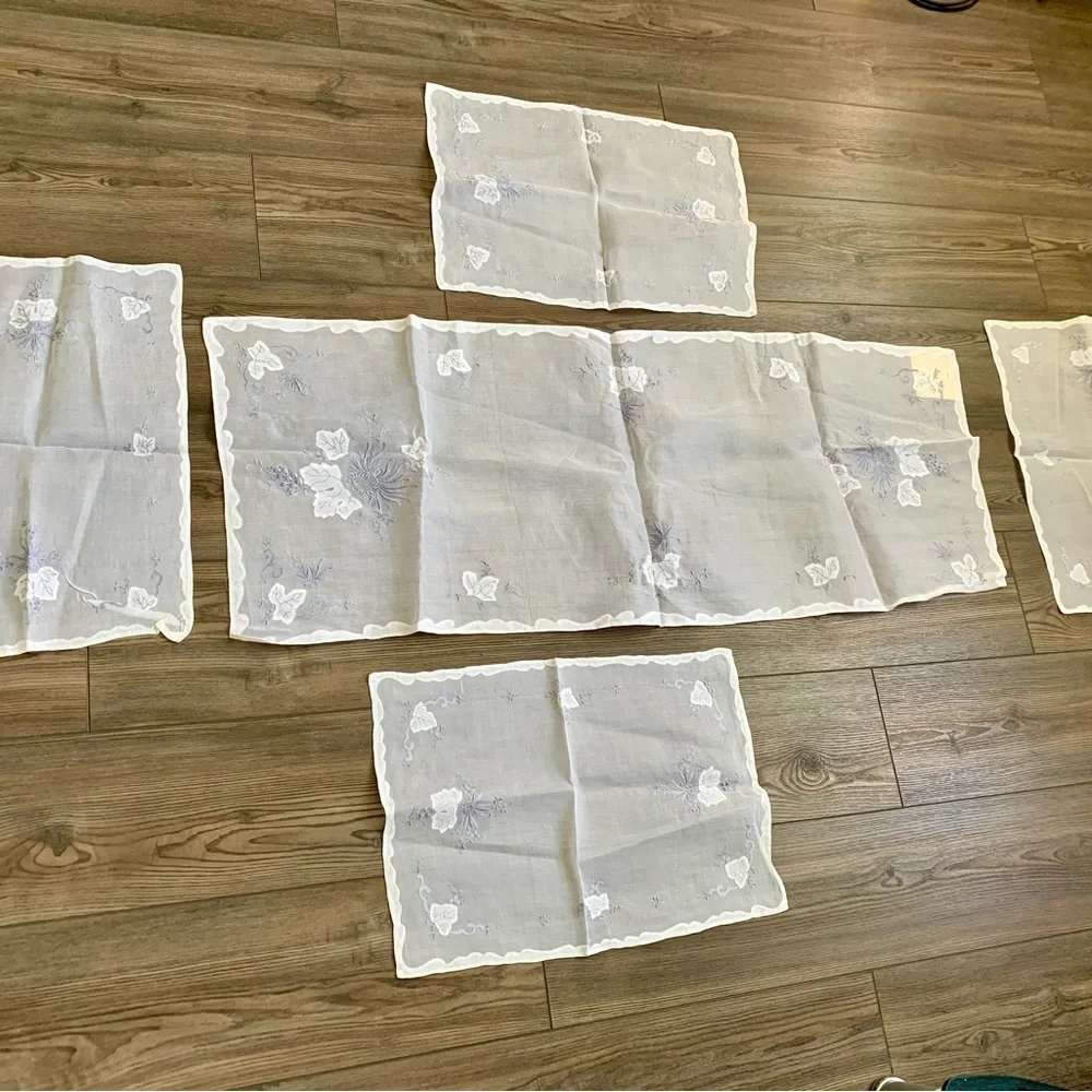 The Elegant Placemats And Runner Set